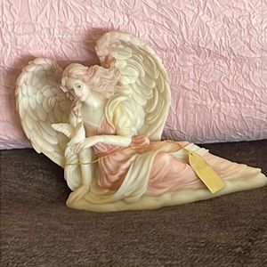 EUC~Seraphim Girl Angel Figurine 1993 Classics Angel Of Mercy